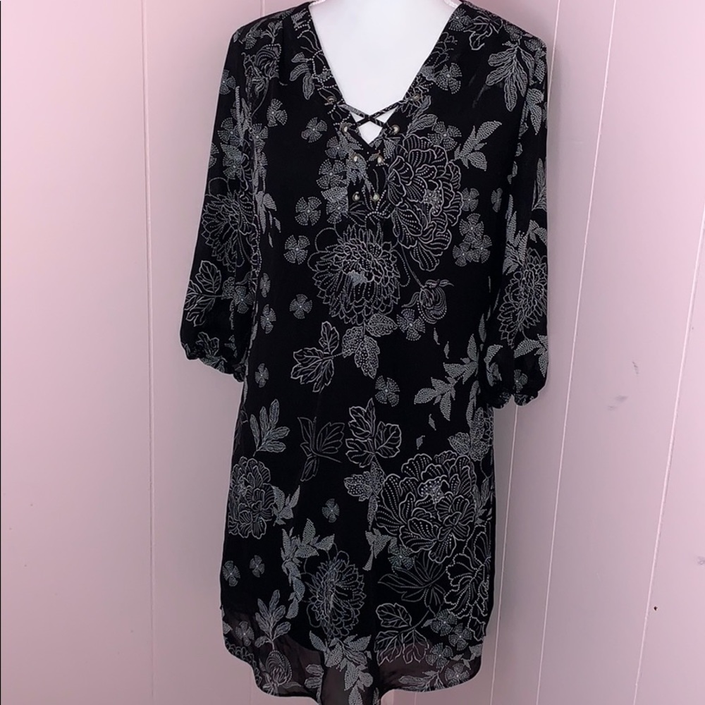 ⭐️ 3/$21 Black lightweight floral dress
